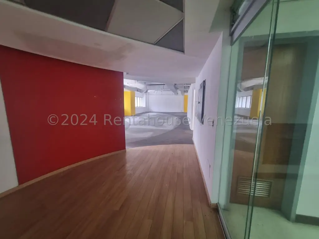 Office in Los Palos Grandes, Caracas - 1