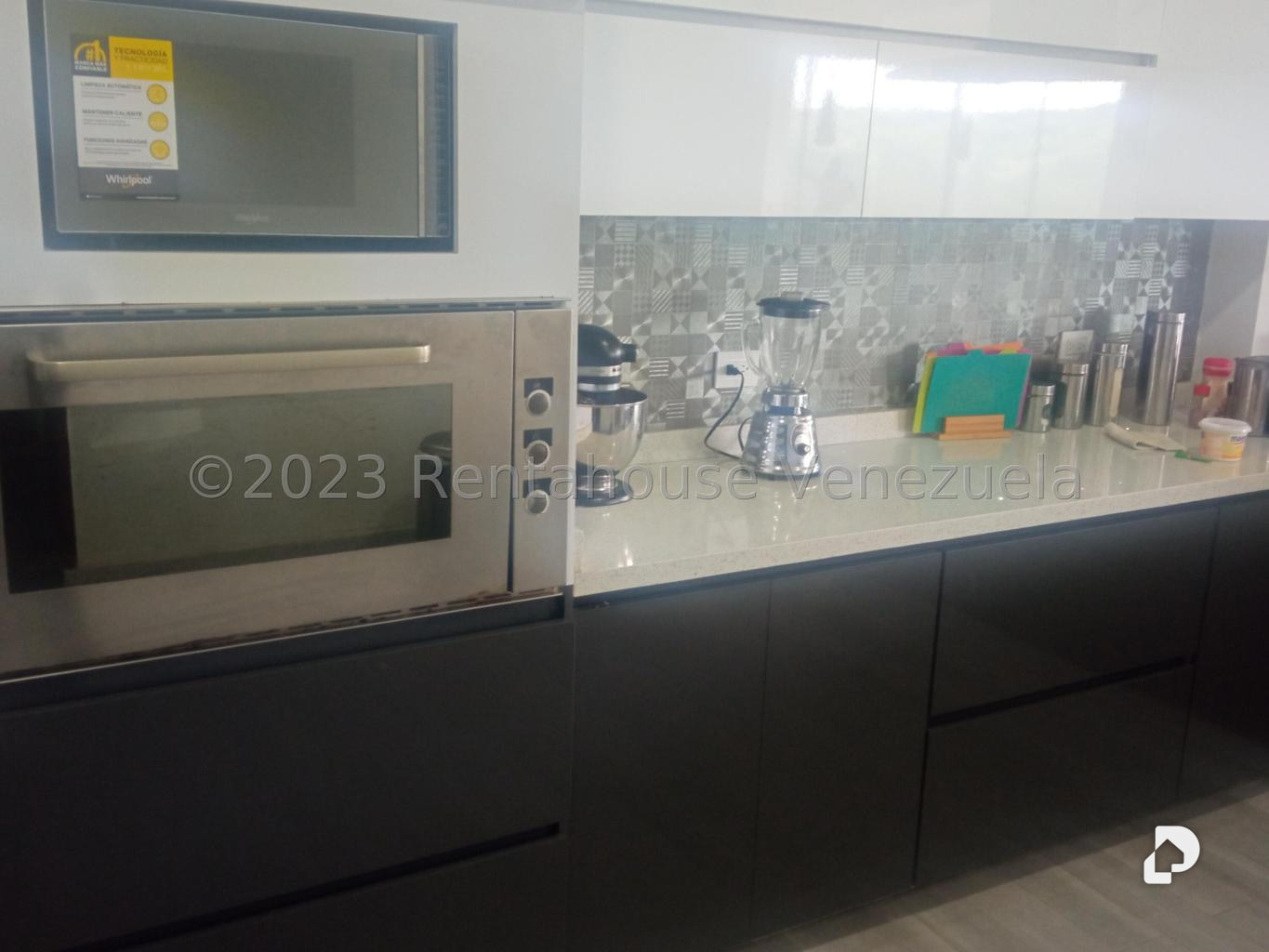 Casa en Oripoto, Caracas – 25
