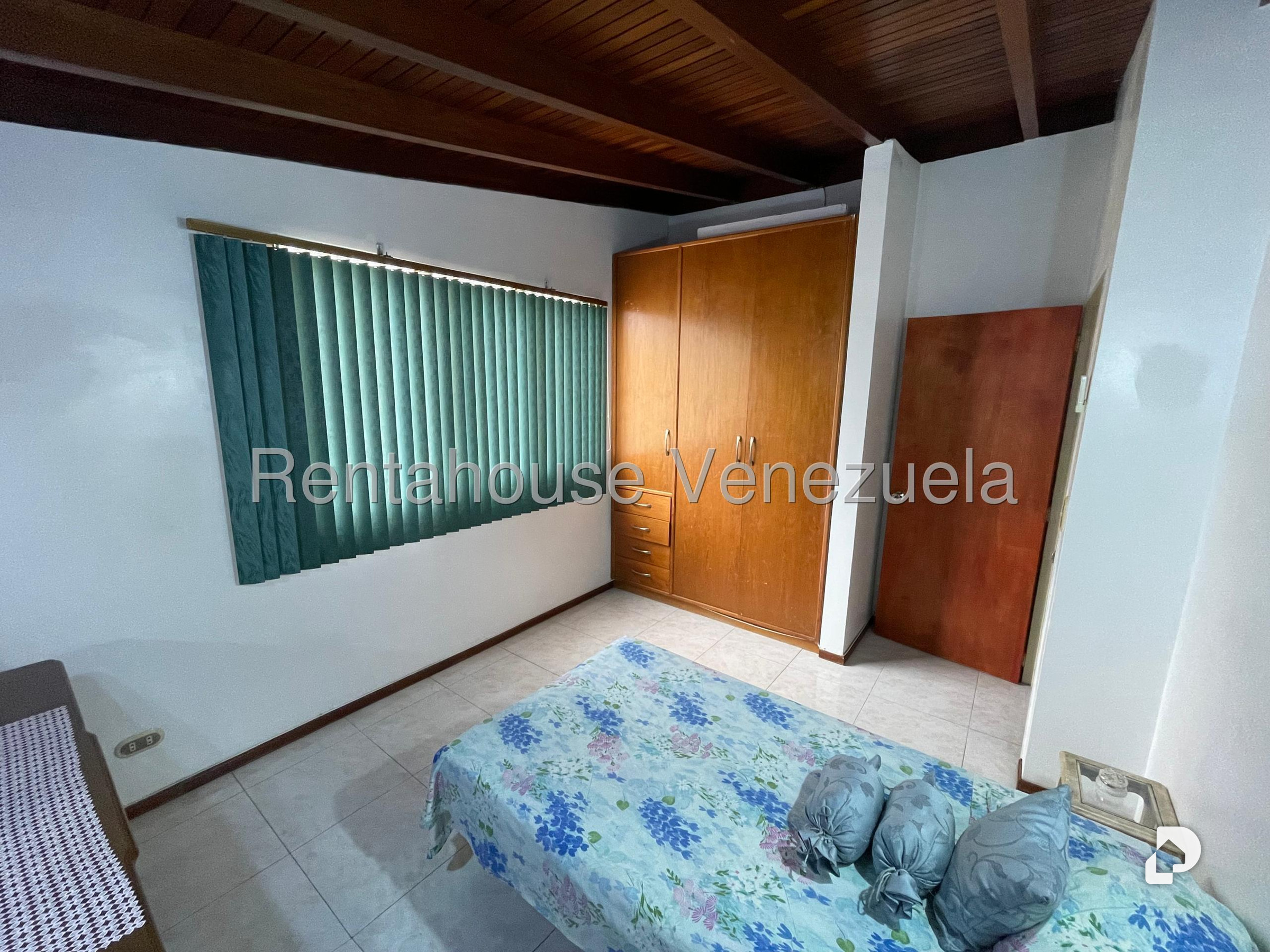 Anexo en La California Sur, Caracas – 18
