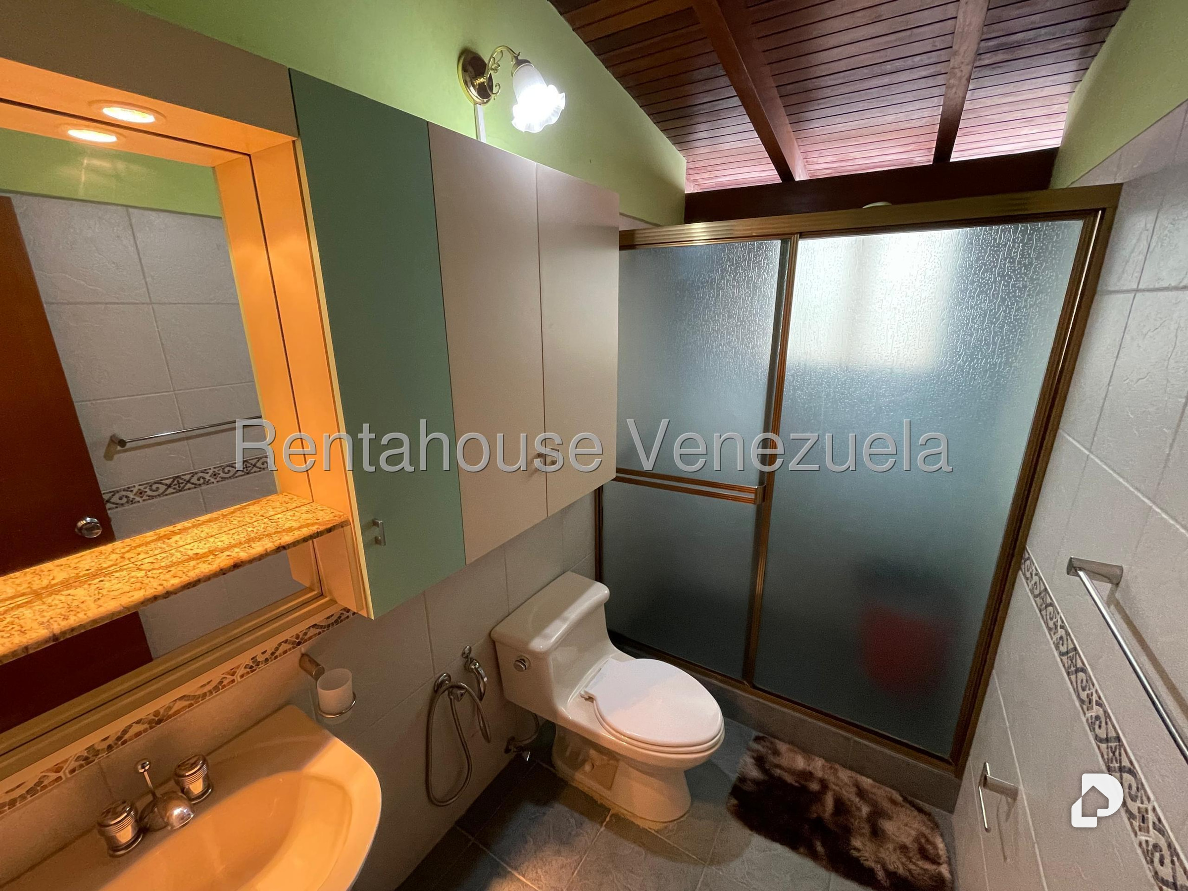 Anexo en La California Sur, Caracas – 13