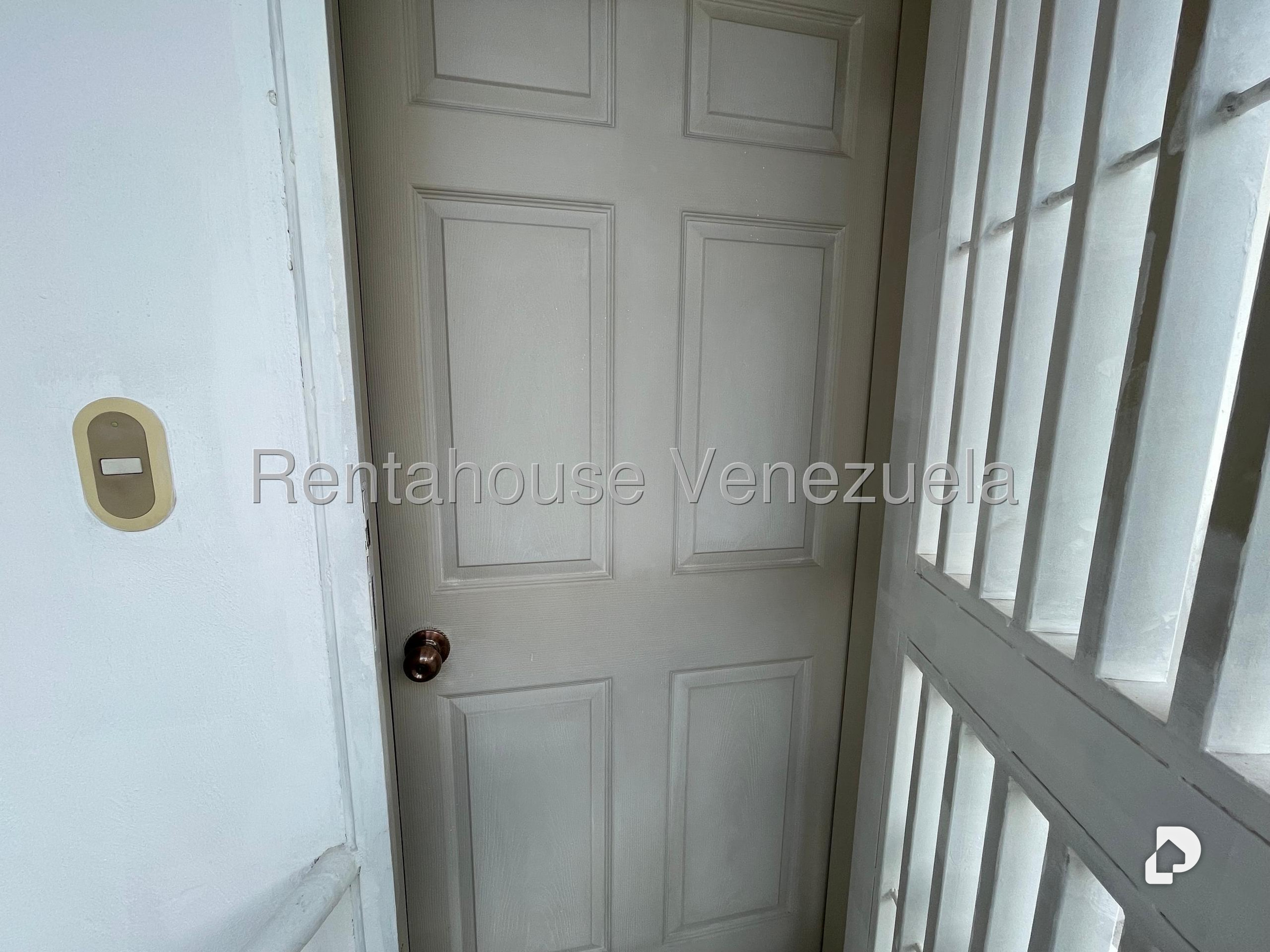 Anexo en La California Sur, Caracas – 5