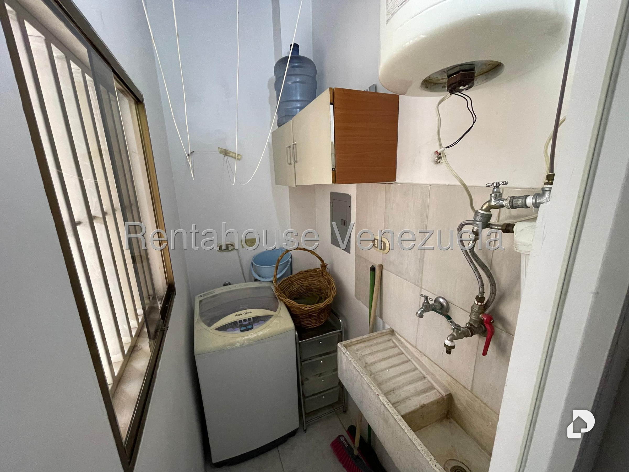 Anexo en La California Sur, Caracas – 15