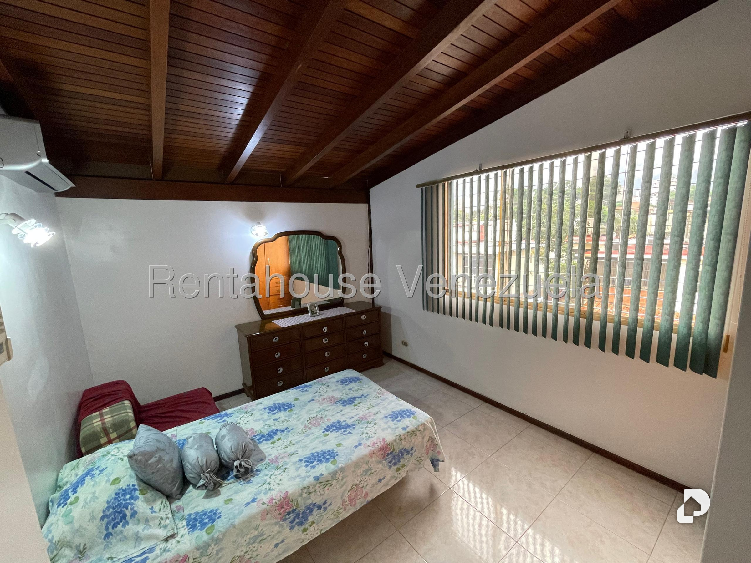 Anexo en La California Sur, Caracas – 11