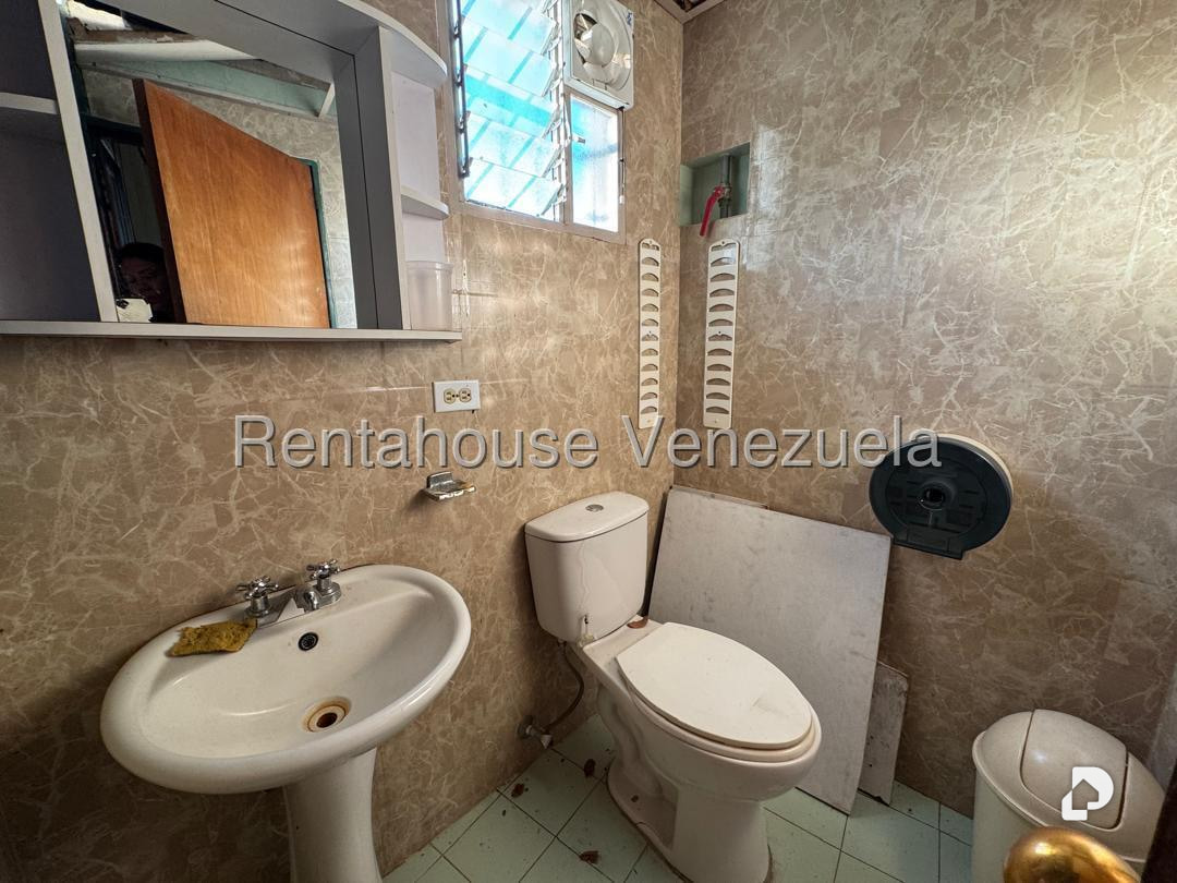 Local comercial en El Hatillo, Caracas – 23