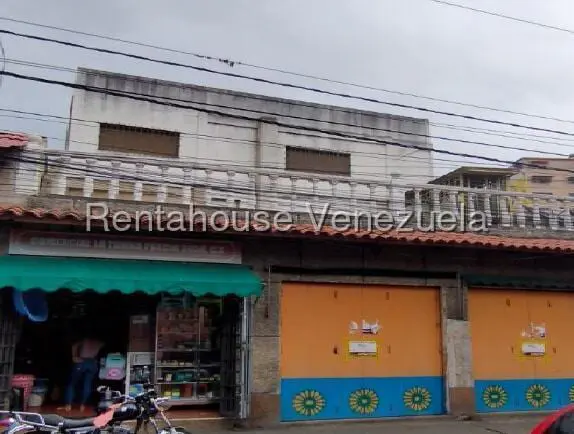 Building in Petare, Caracas - 1