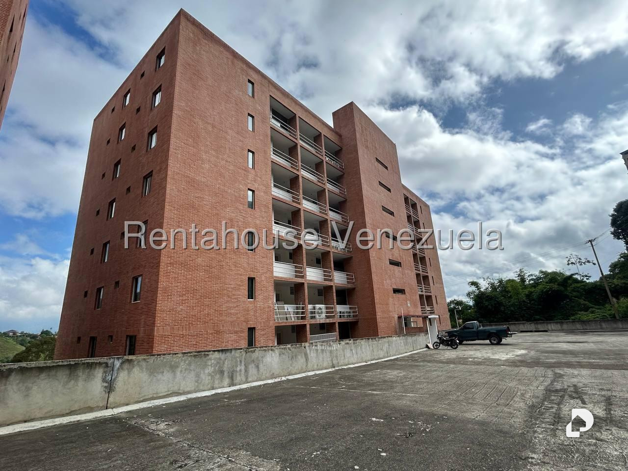 Apartamento en Los Naranjos (del Cafetal), Caracas – 24