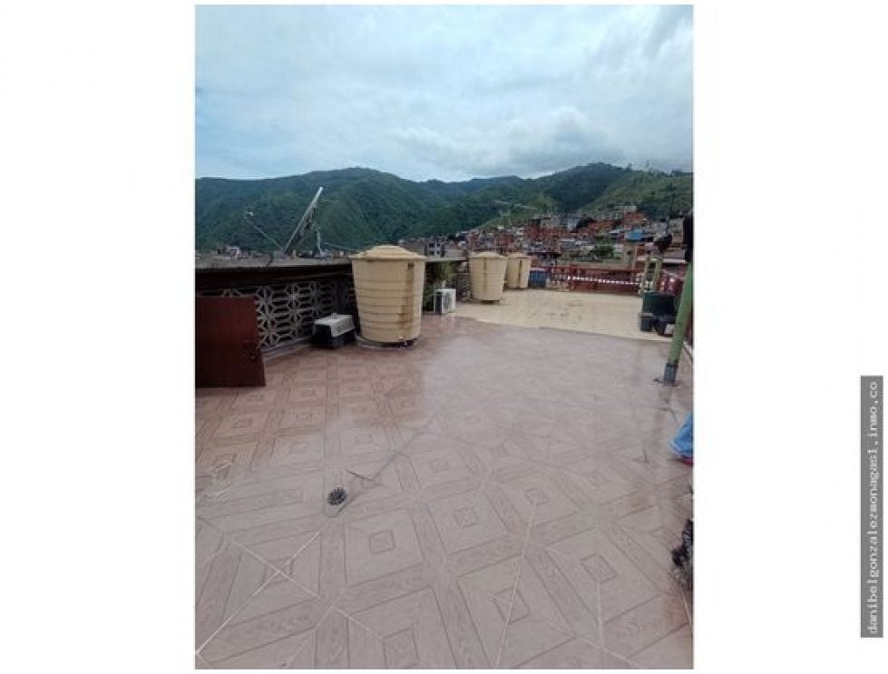 Edificio en Bella Vista, Caracas - 1