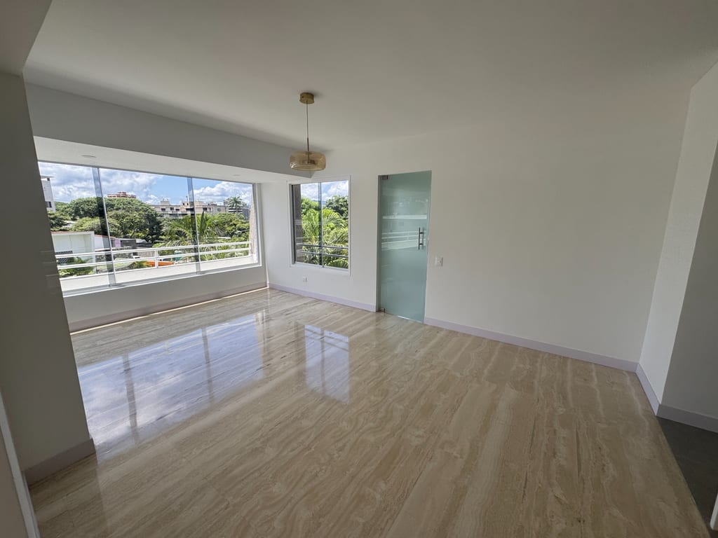 Apartamento en Altamira, Caracas - 1