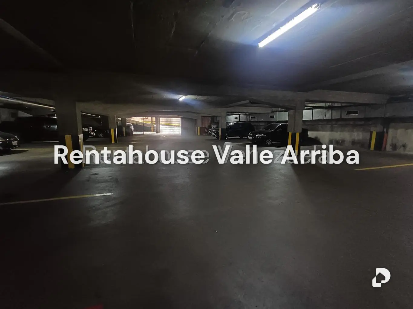 Garage/Parking in Los Dos Caminos, Caracas – 12