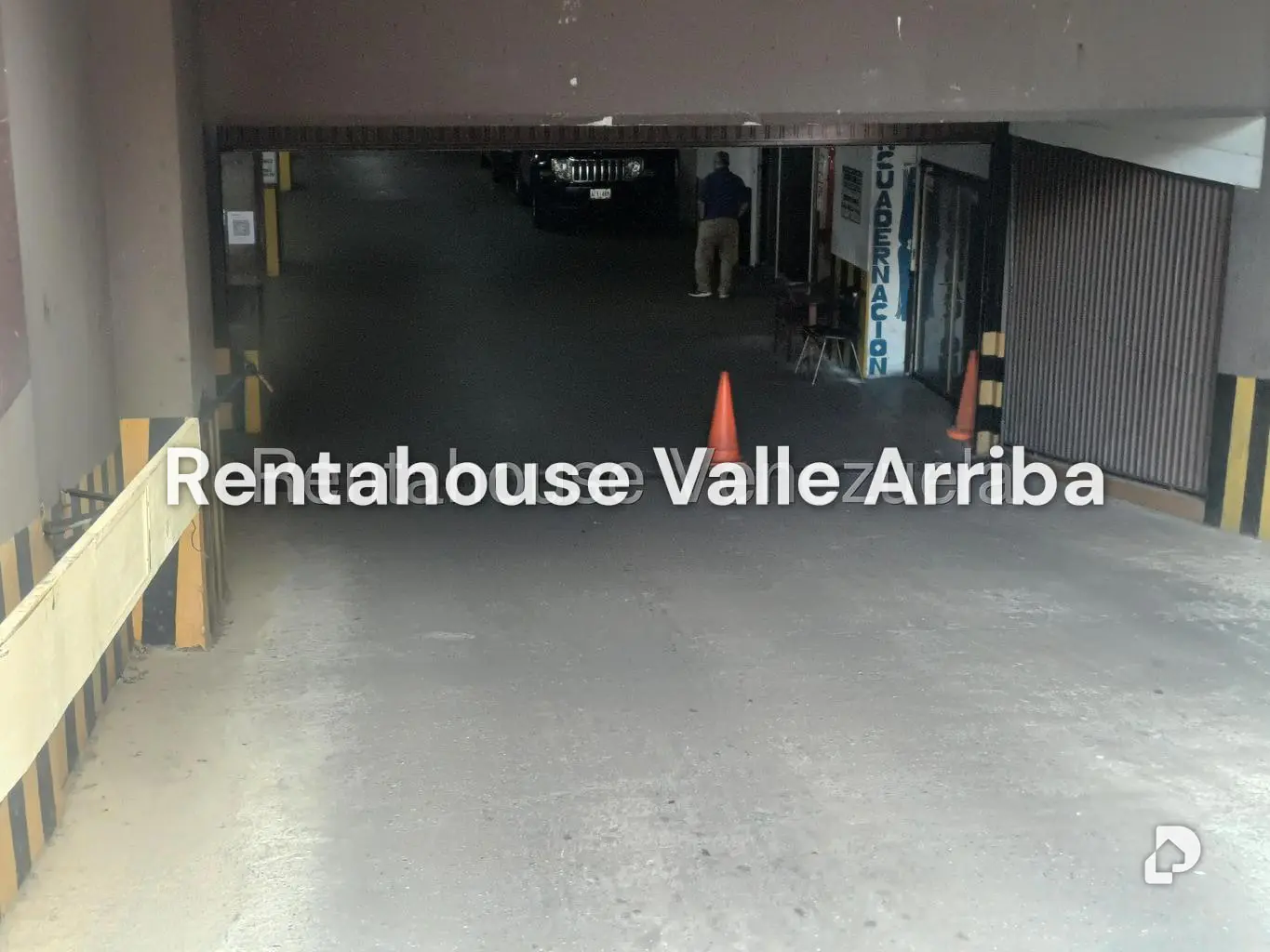 Garage/Parking in Los Dos Caminos, Caracas – 3