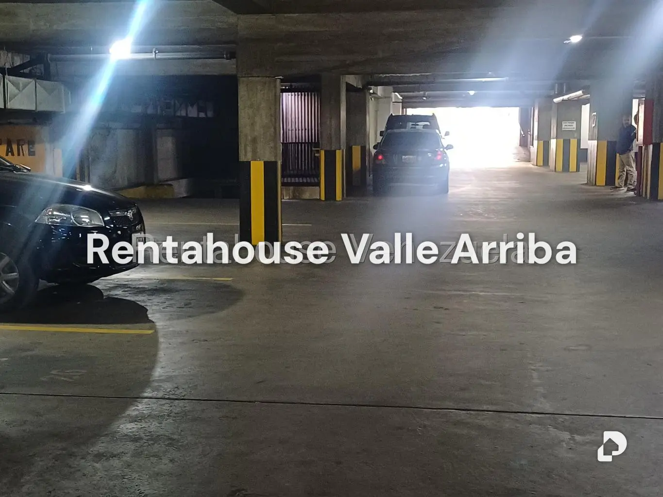 Garage/Parking in Los Dos Caminos, Caracas – 22