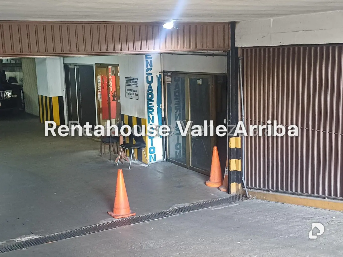 Garage/Parking in Los Dos Caminos, Caracas – 4