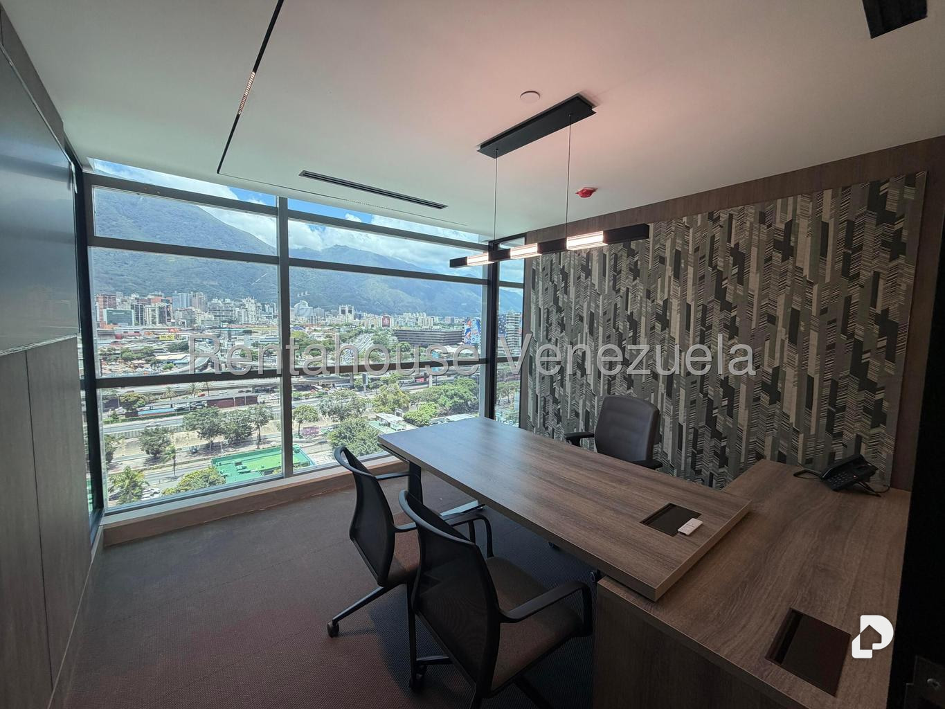 Oficina en Las Mercedes, Caracas – 27