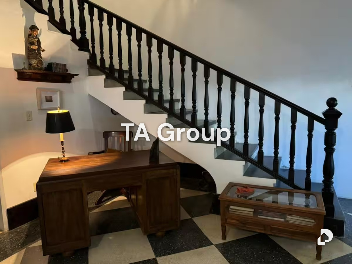 Casa en Altamira, Caracas – 23