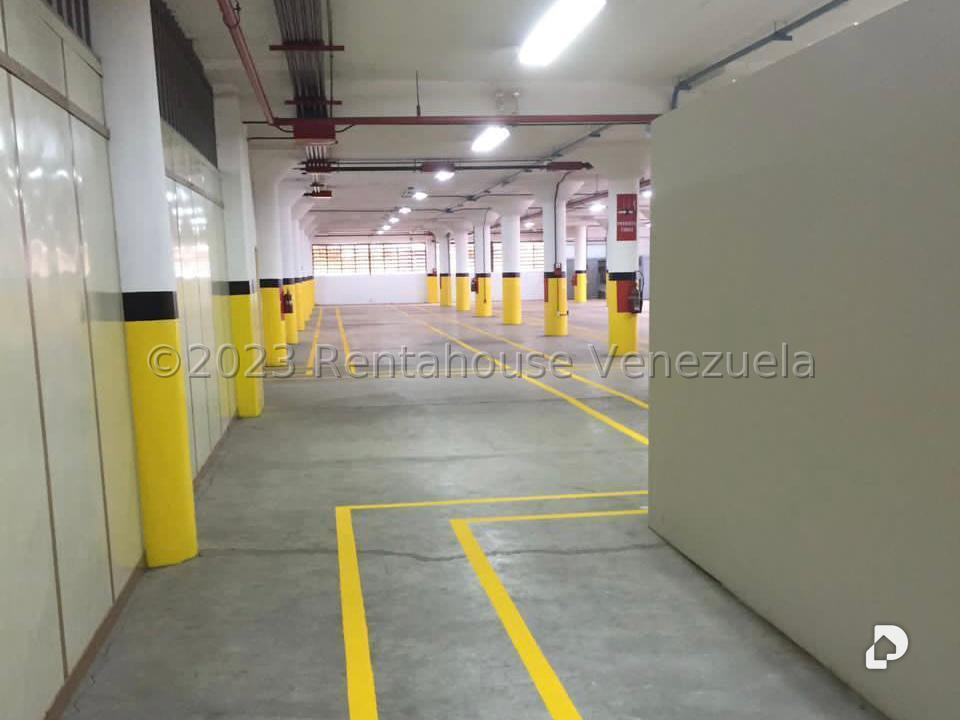Edificio en Ruiz Pineda, Caracas – 22