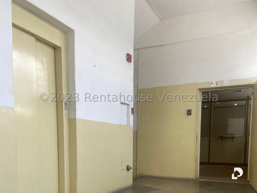 Edificio en Ruiz Pineda, Caracas – 2