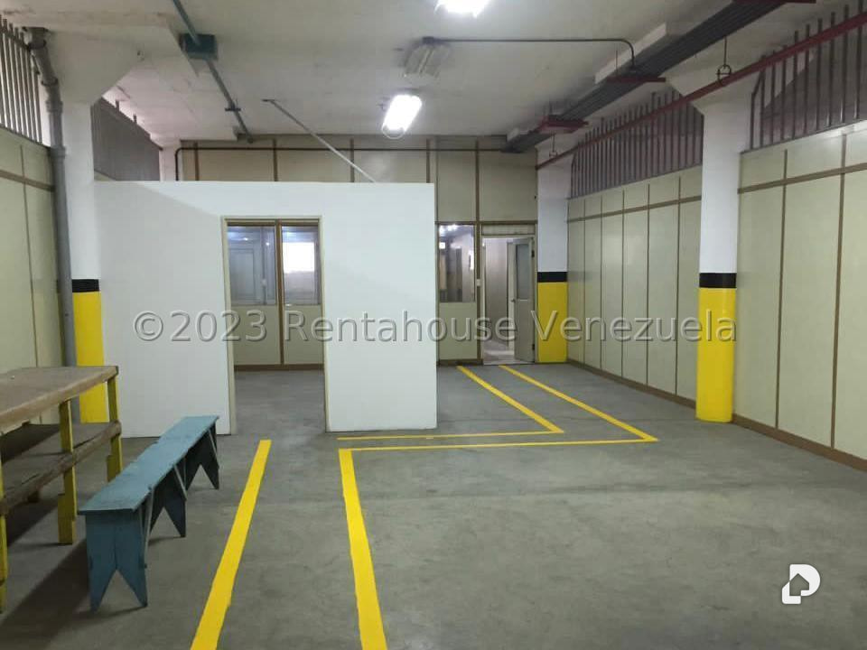 Edificio en Ruiz Pineda, Caracas – 13