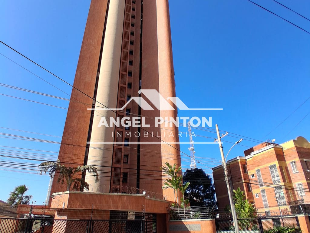 Apartamento en La Lago, Maracaibo - 1