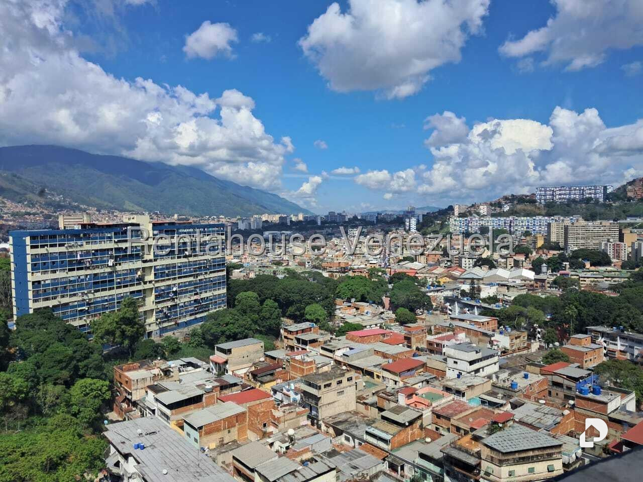 Apartamento en Lomas de Urdaneta, Caracas – 10