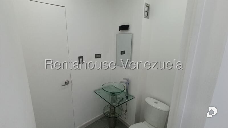 Oficina en Las Mercedes, Caracas – 9