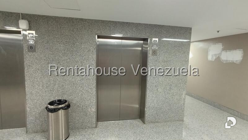 Oficina en Las Mercedes, Caracas – 3