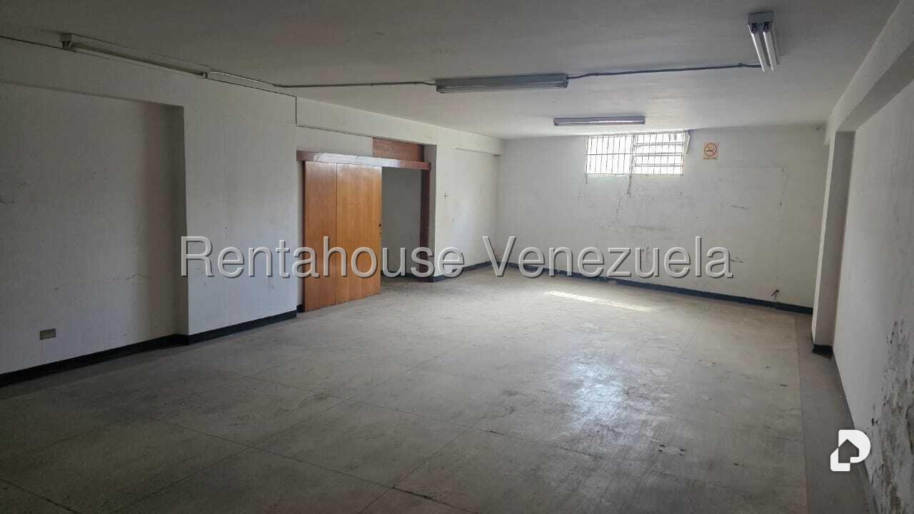 Building in La Trinidad, Caracas – 3