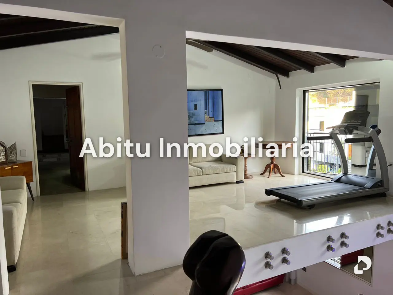 House in Cumbres de Curumo, Caracas – 15