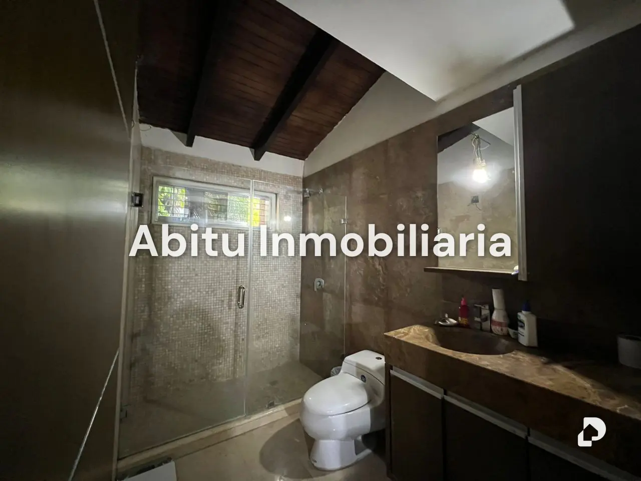 House in Cumbres de Curumo, Caracas – 14