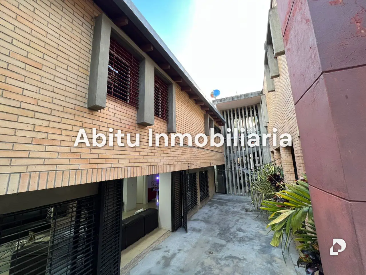 House in Cumbres de Curumo, Caracas – 16
