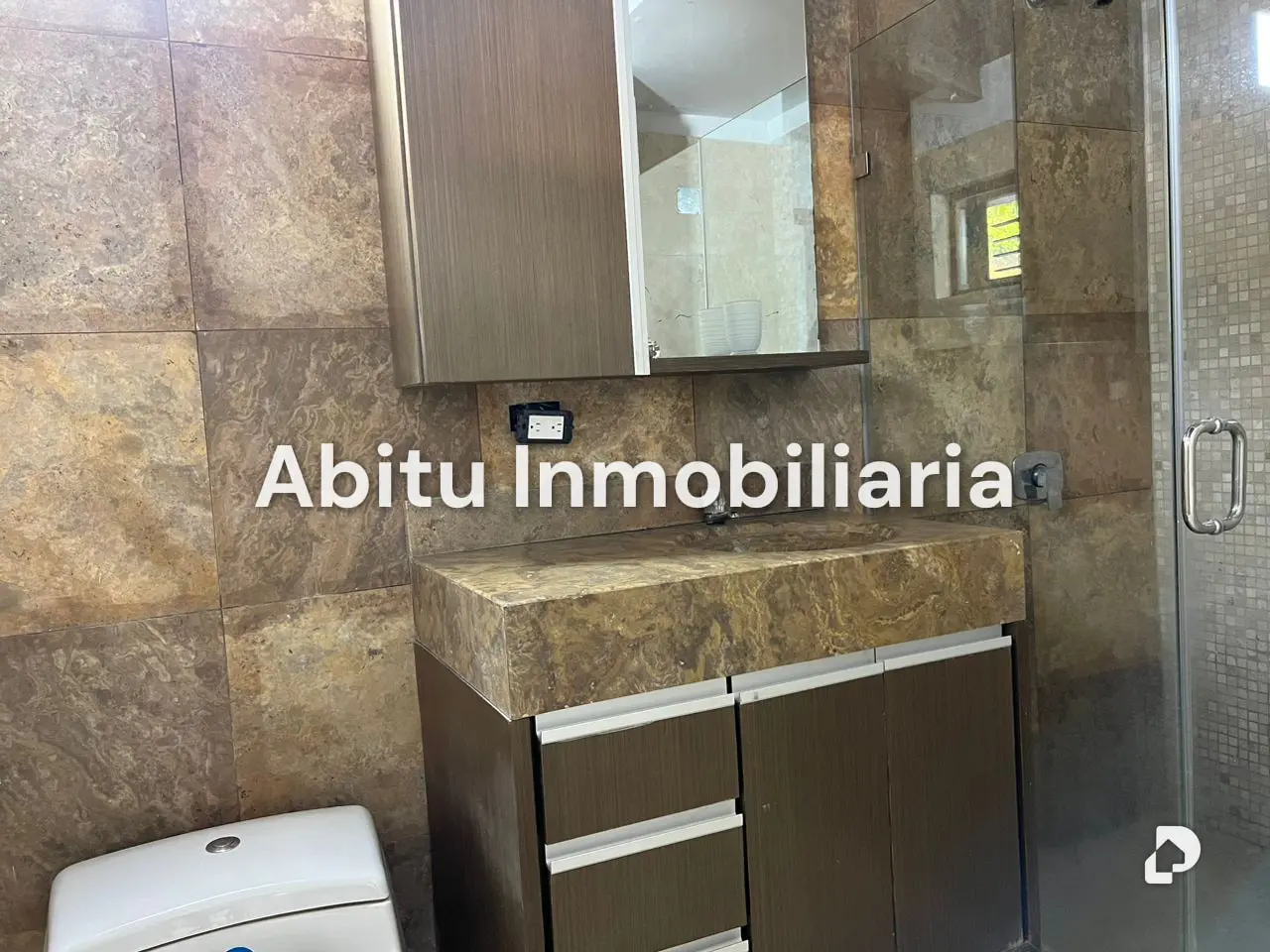 House in Cumbres de Curumo, Caracas – 13