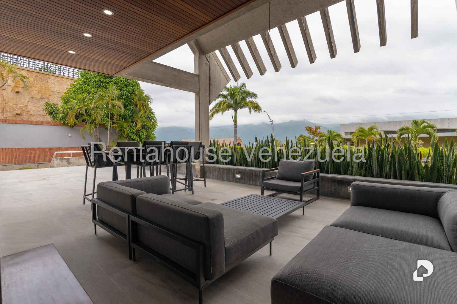 Casa en Cerro Verde, Caracas – 22