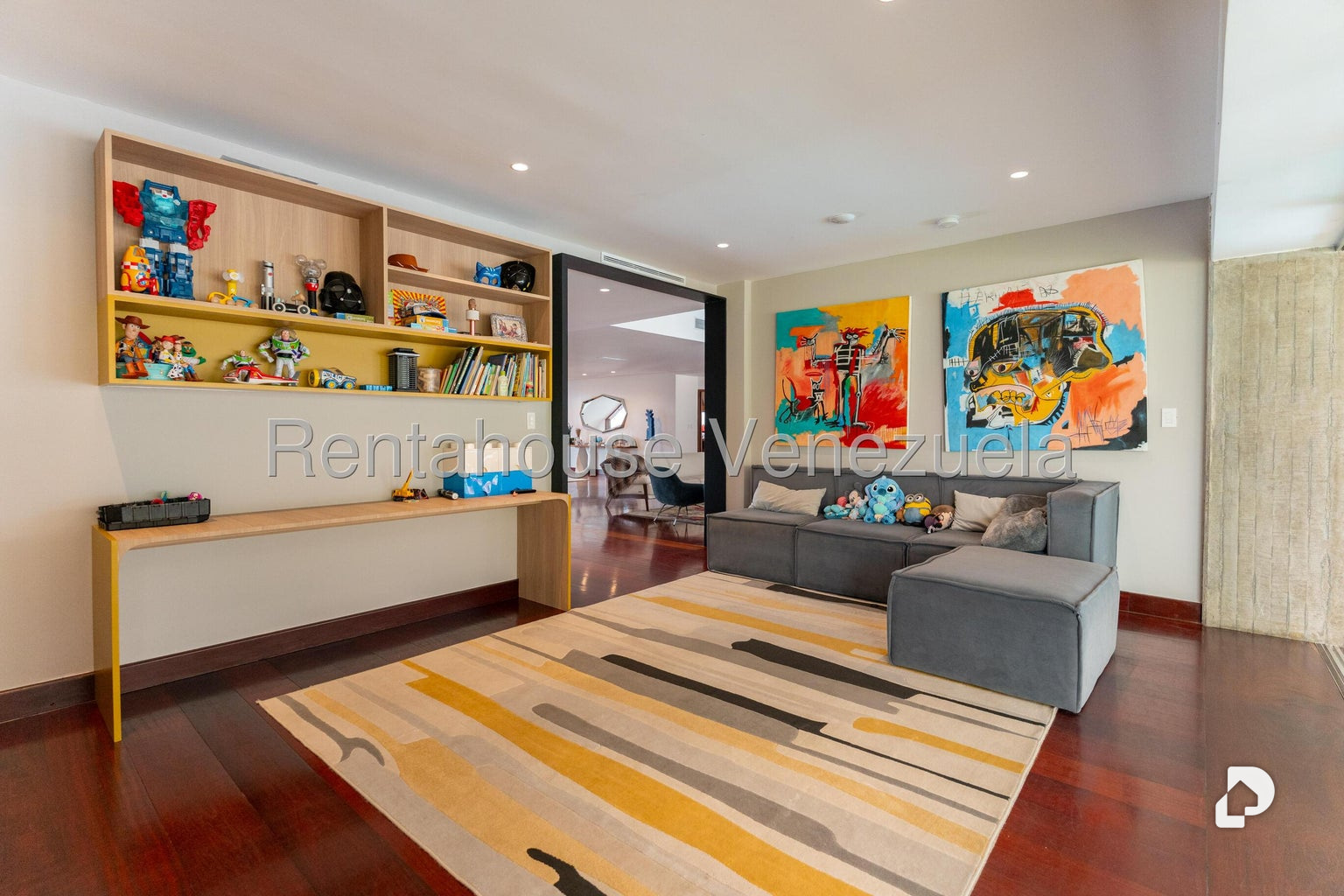 Casa en Cerro Verde, Caracas – 27