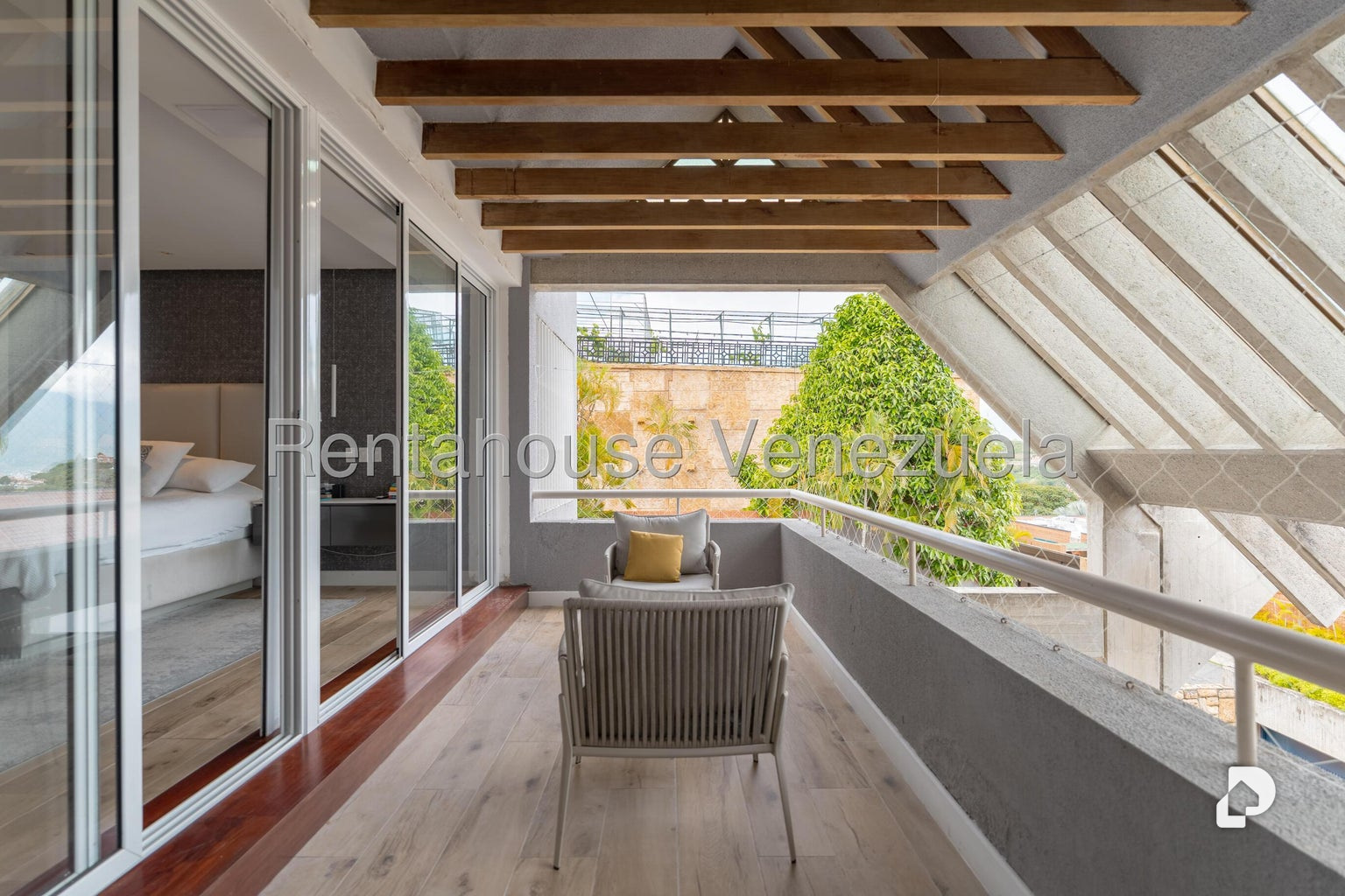 Casa en Cerro Verde, Caracas – 25