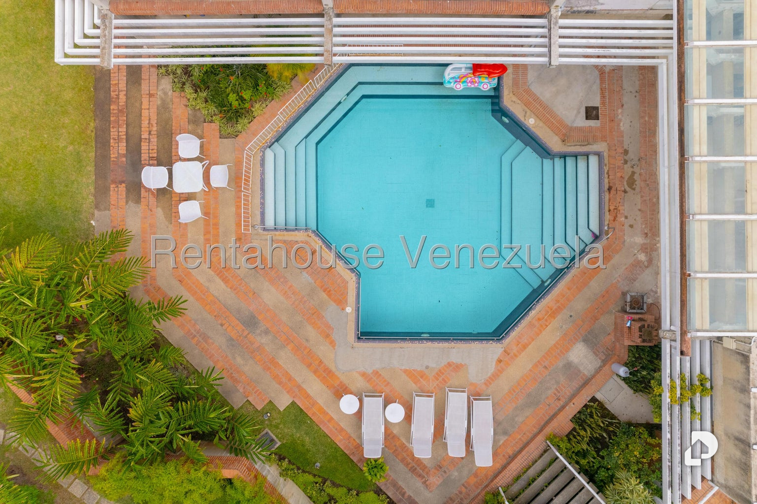 Casa en Cerro Verde, Caracas – 4