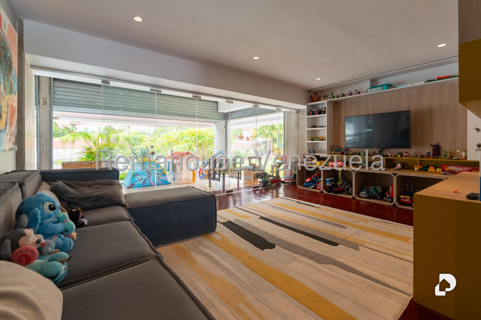 Casa en Cerro Verde, Caracas – 26