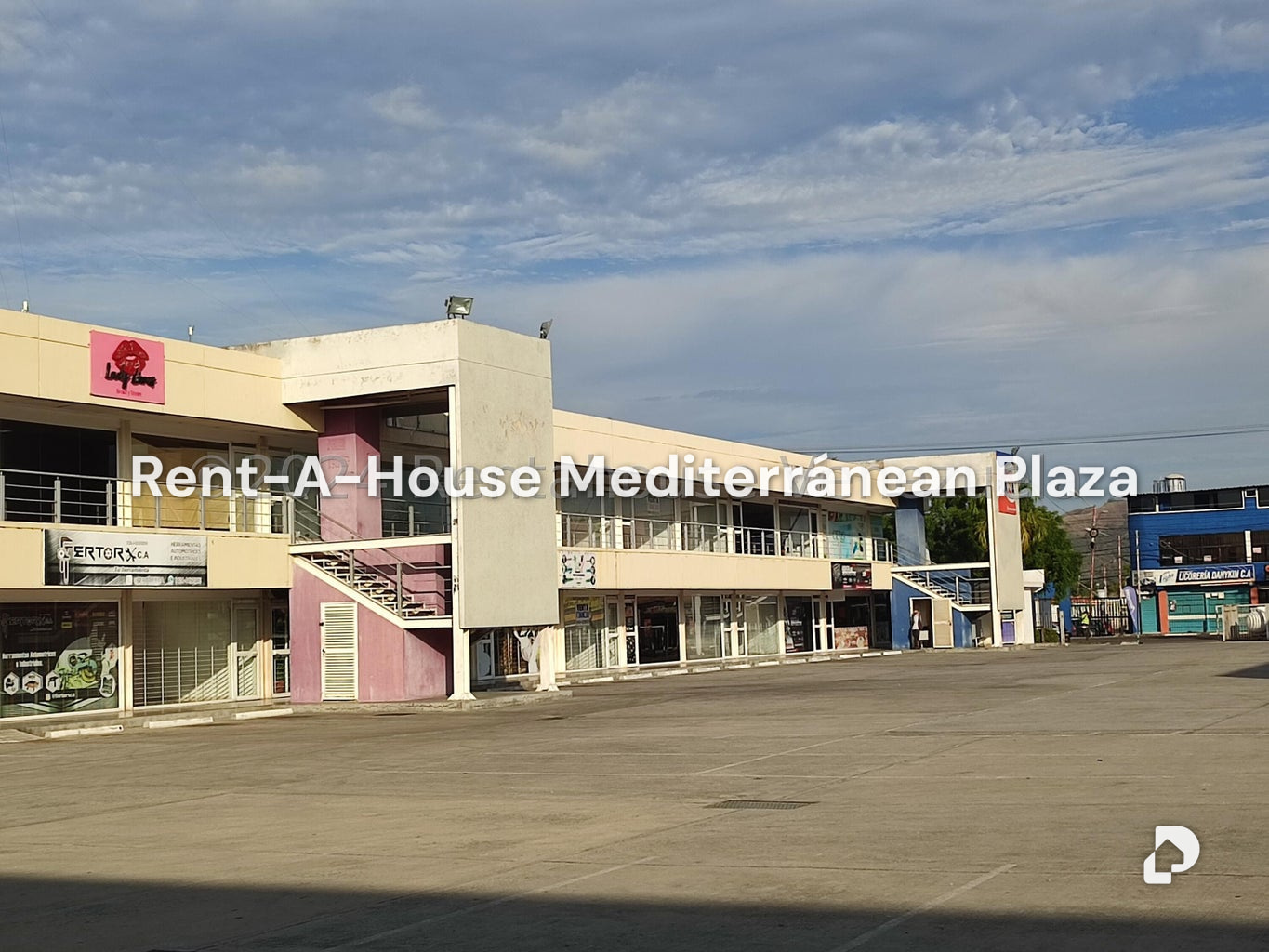 Commercial space in Paraparal, Los Guayos – 3