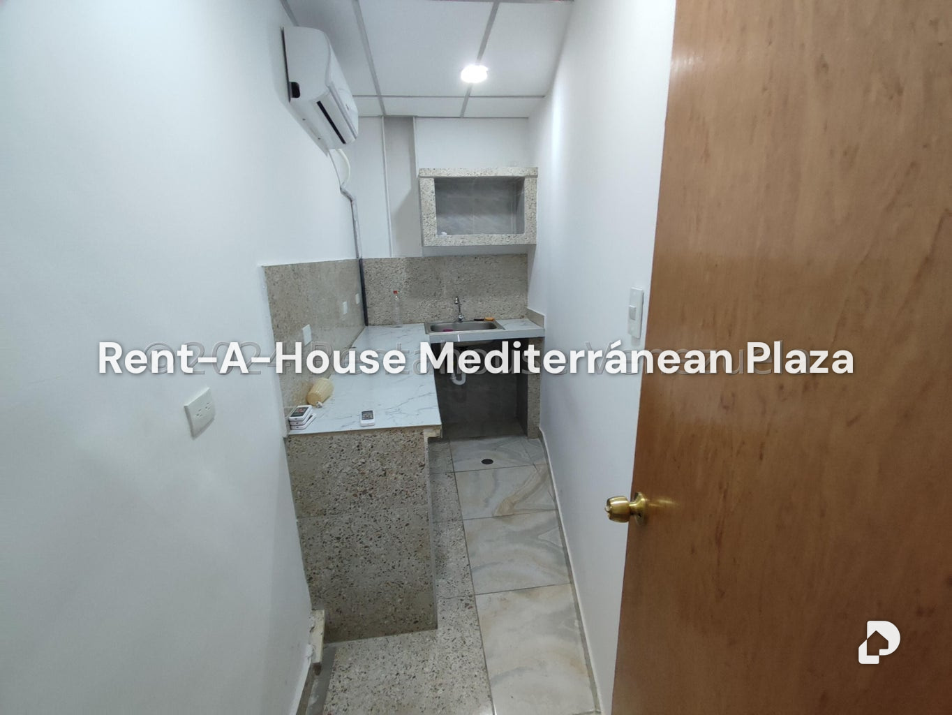 Commercial space in Paraparal, Los Guayos – 21
