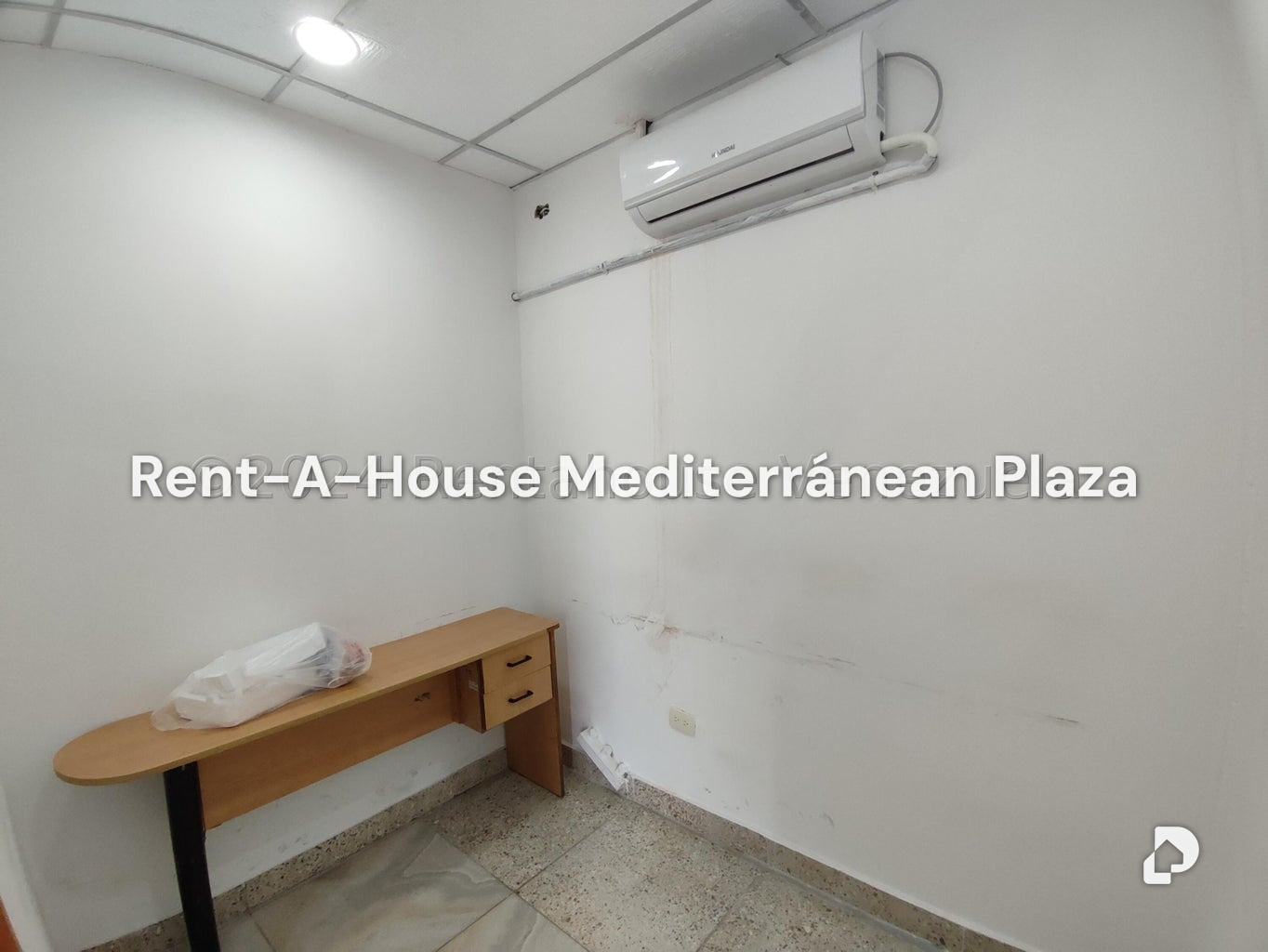 Commercial space in Paraparal, Los Guayos – 11