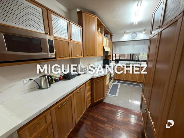 Apartamento en El Rosal, Caracas – 10