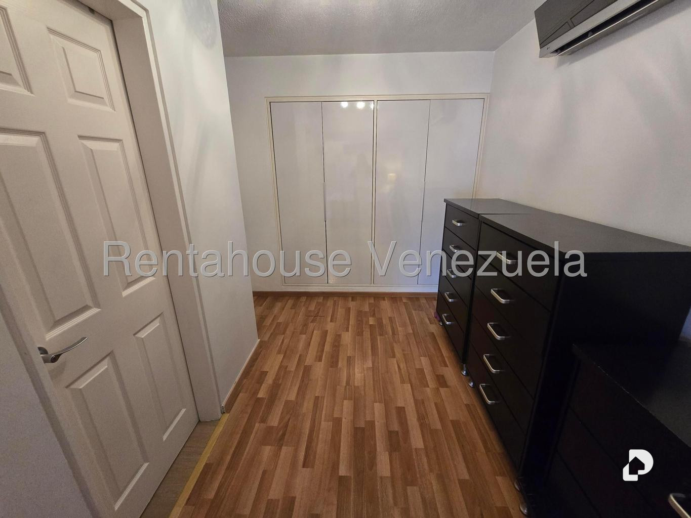Apartamento en El Rosal, Caracas – 11