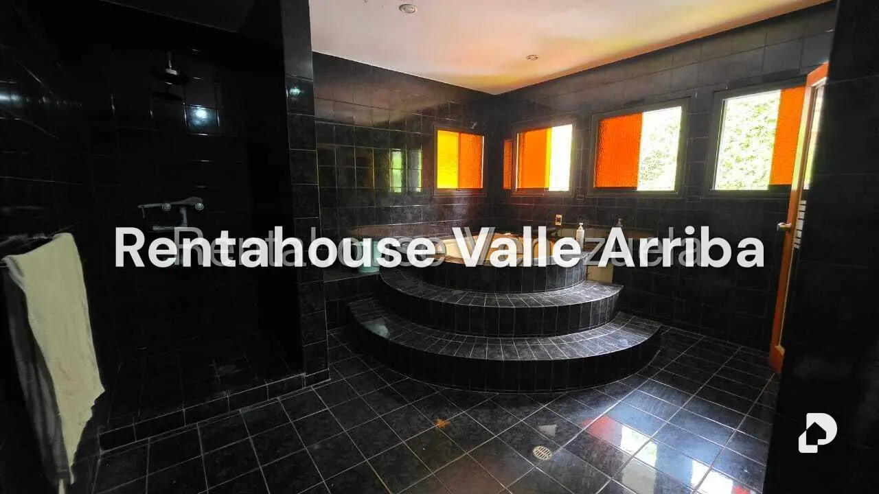 Casa en Colinas del Tamanaco, Caracas – 23
