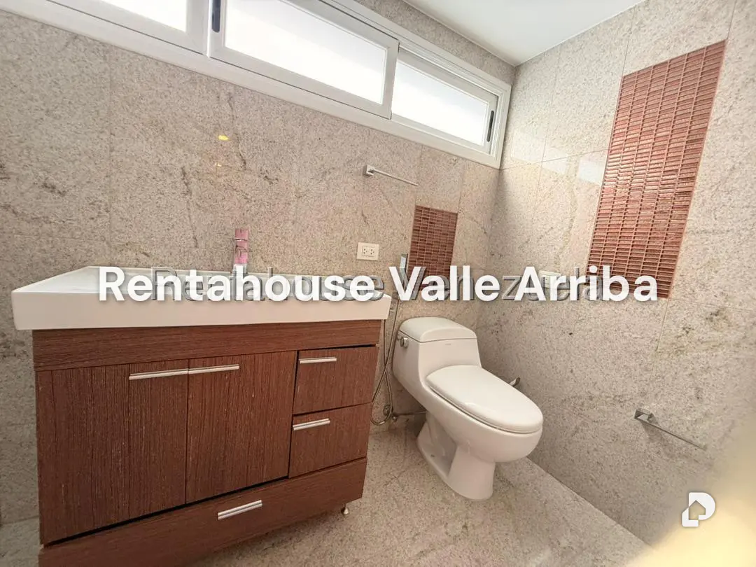 House in Loma Linda, Caracas – 28