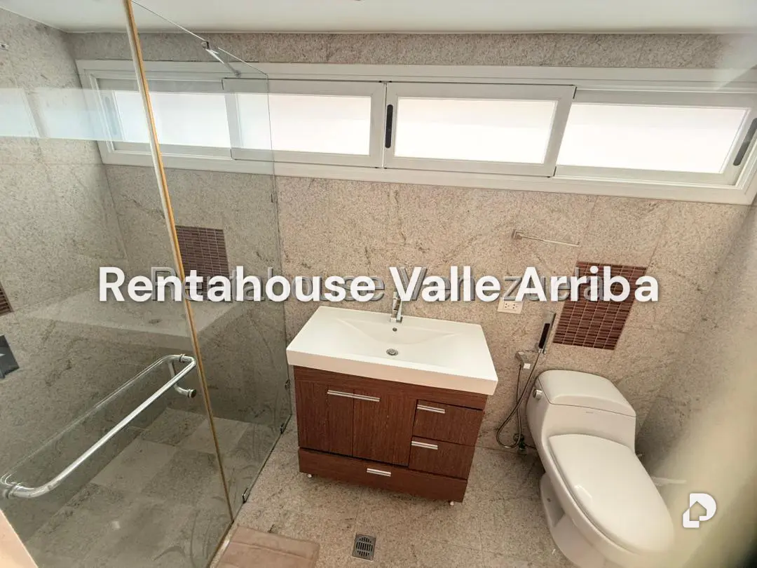 House in Loma Linda, Caracas – 27