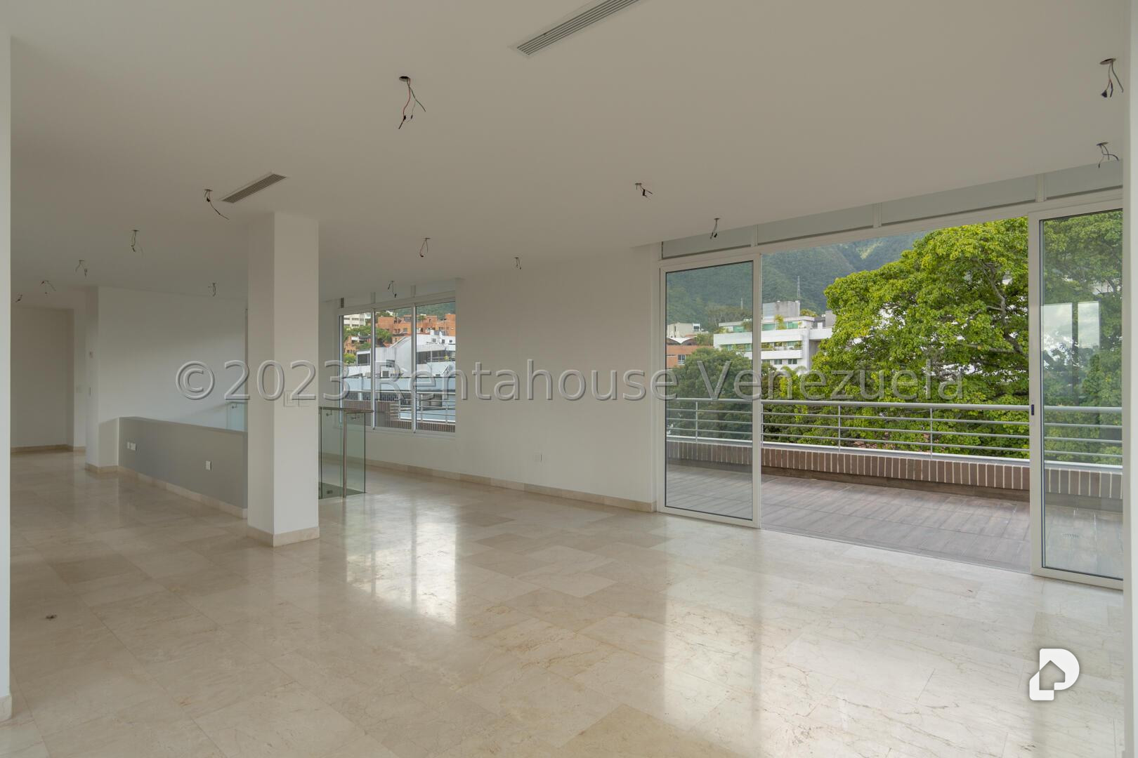 Edificio en La Castellana, Caracas – 19