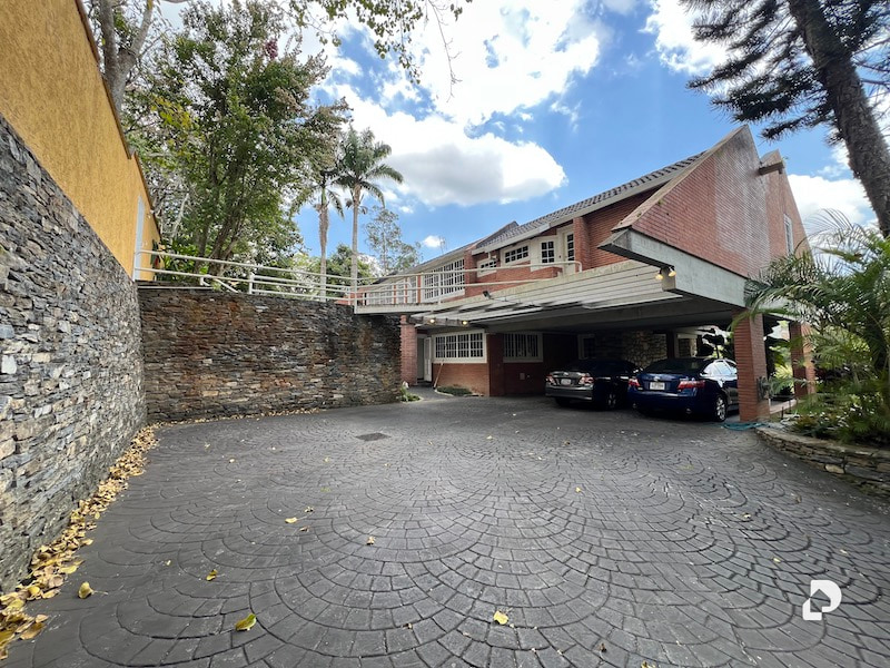 House in La Lagunita, Caracas – 30