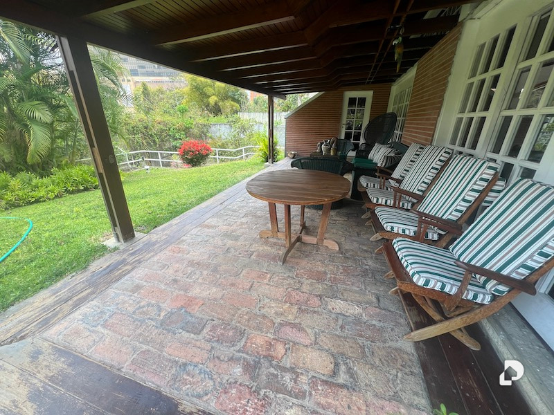 House in La Lagunita, Caracas – 16
