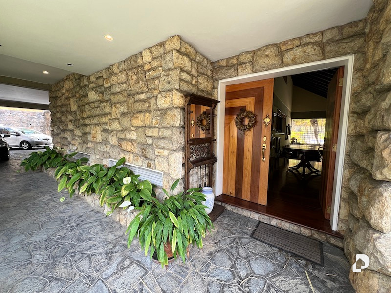 House in La Lagunita, Caracas – 4