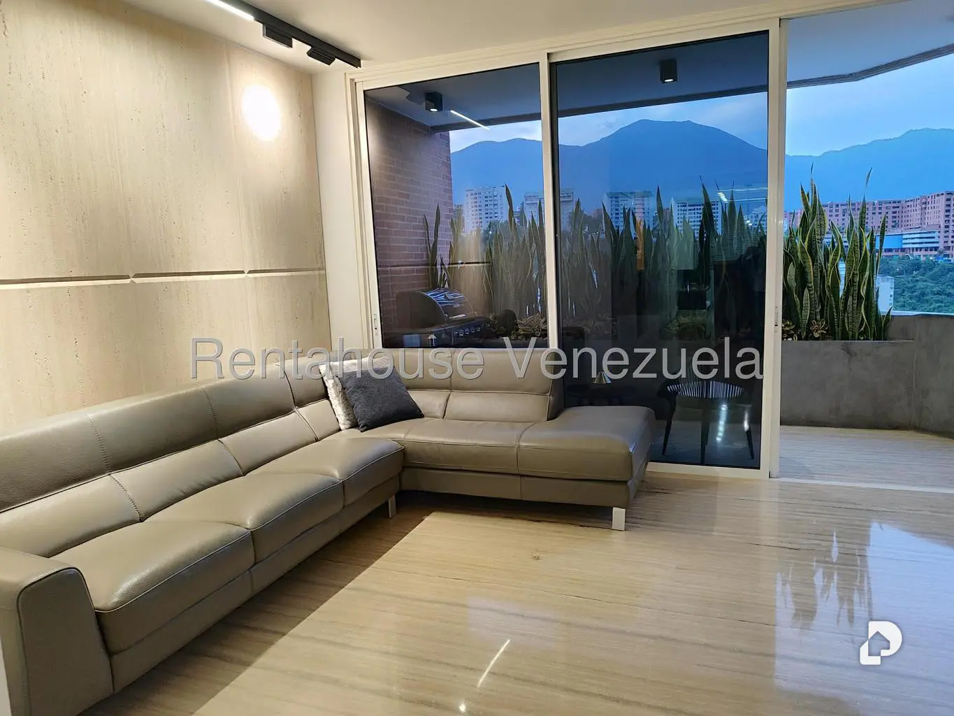 Apartamento en Lomas de La Alameda, Caracas – 12