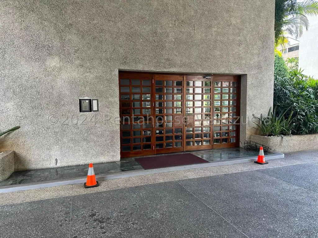 Apartamento en Altamira, Caracas - 1
