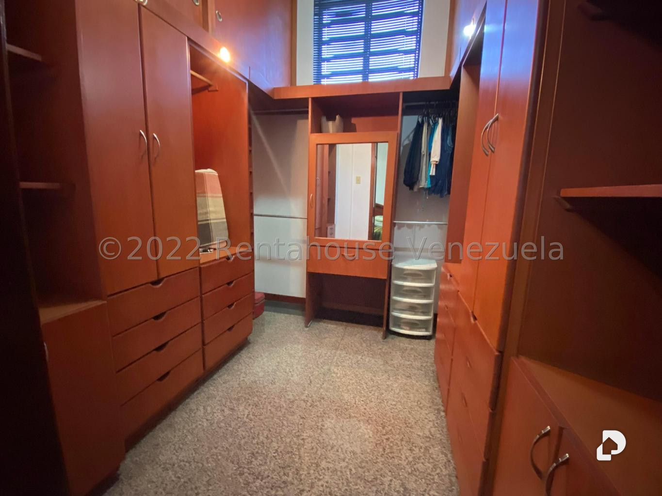 Casa en Santa Cecilia, Caracas – 16